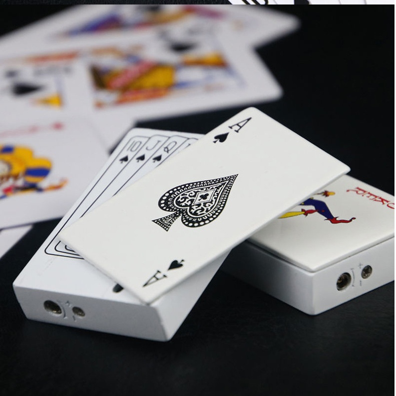 Poker Card Metal Windproof Straight Forward Creative Personalized Lighter - Image 3